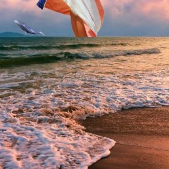 Sea is equal to the knees